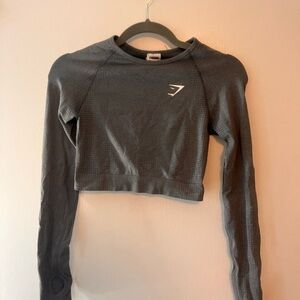 Gray Gymshark long sleeve crop top💪🏼💪🏼